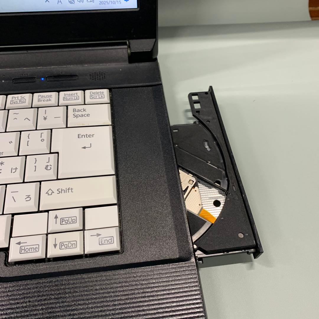 ノートパソコン美品 富士通　DVD Windows11
