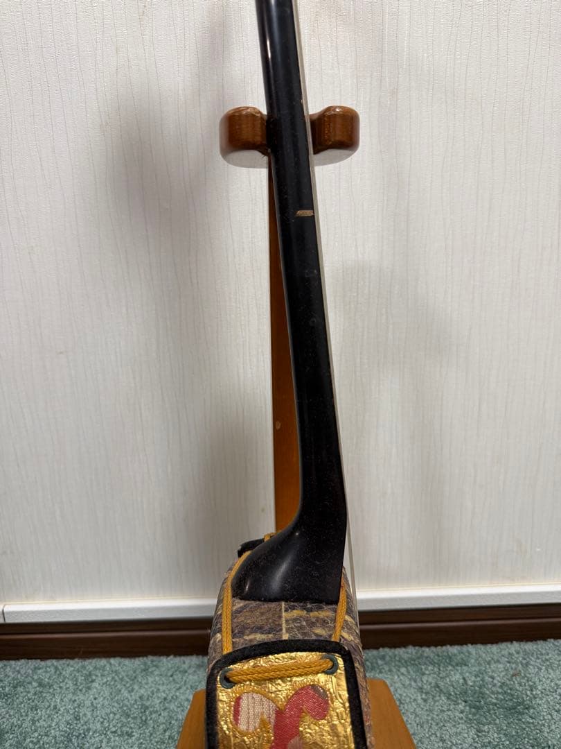 現状品　ジャンク　三線 本皮使用 ケース付き　破れあり 沖縄　修理・部品取りに