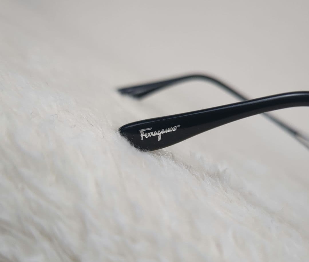 【美品】Salvatore Ferragamo　花　フラワー　シルバー　ビジュー