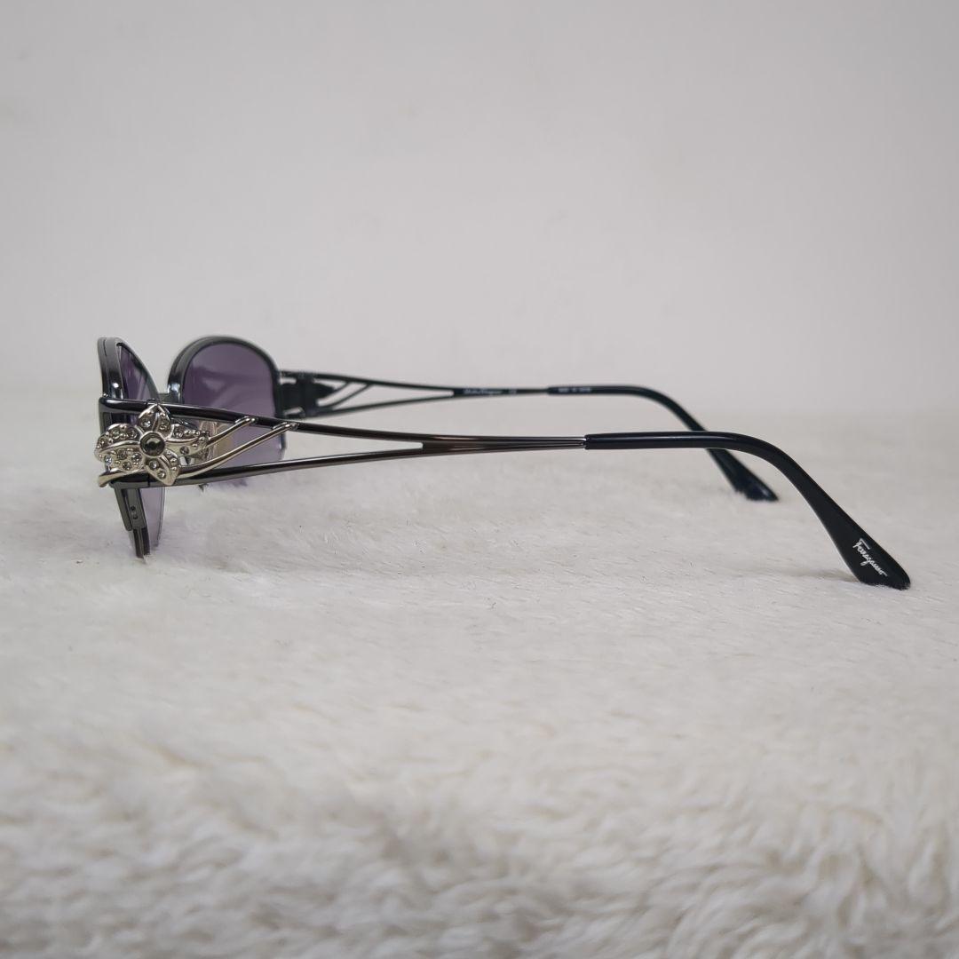 【美品】Salvatore Ferragamo　花　フラワー　シルバー　ビジュー