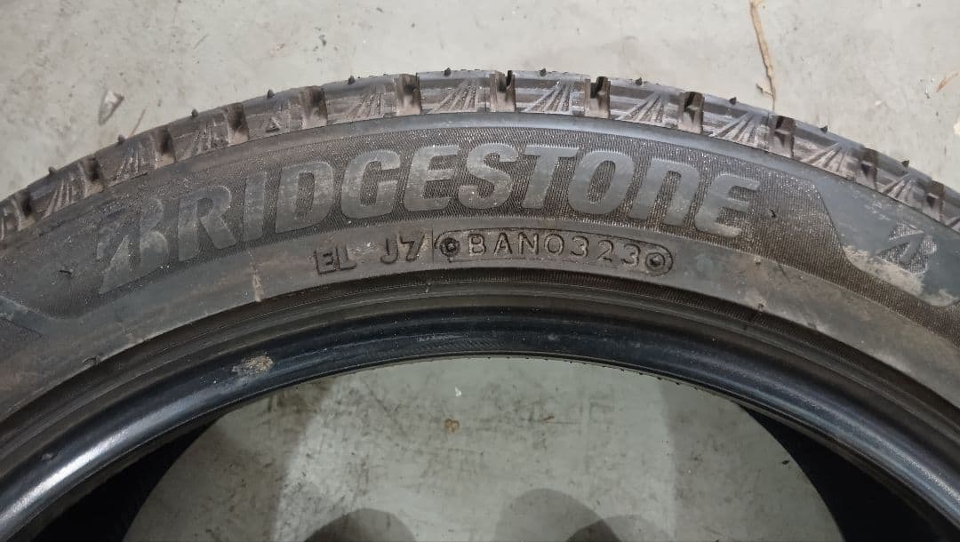 BRIDGESTONE 225/45R18 23年製　冬タイヤ　【No.②】