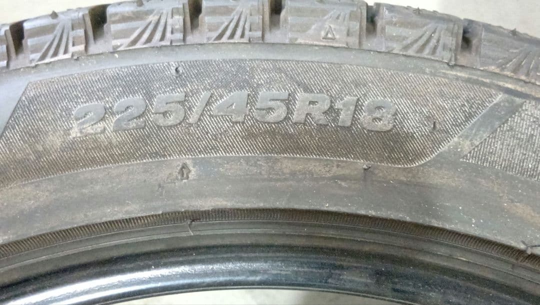 BRIDGESTONE 225/45R18 23年製　冬タイヤ　【No.②】