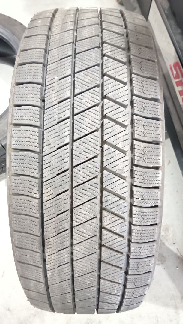 BRIDGESTONE 225/45R18 23年製　冬タイヤ　【No.②】
