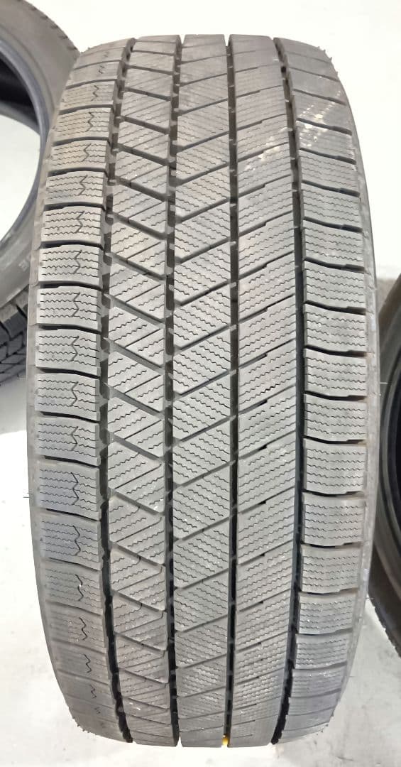 BRIDGESTONE 225/45R18 23年製　冬タイヤ　【No.②】