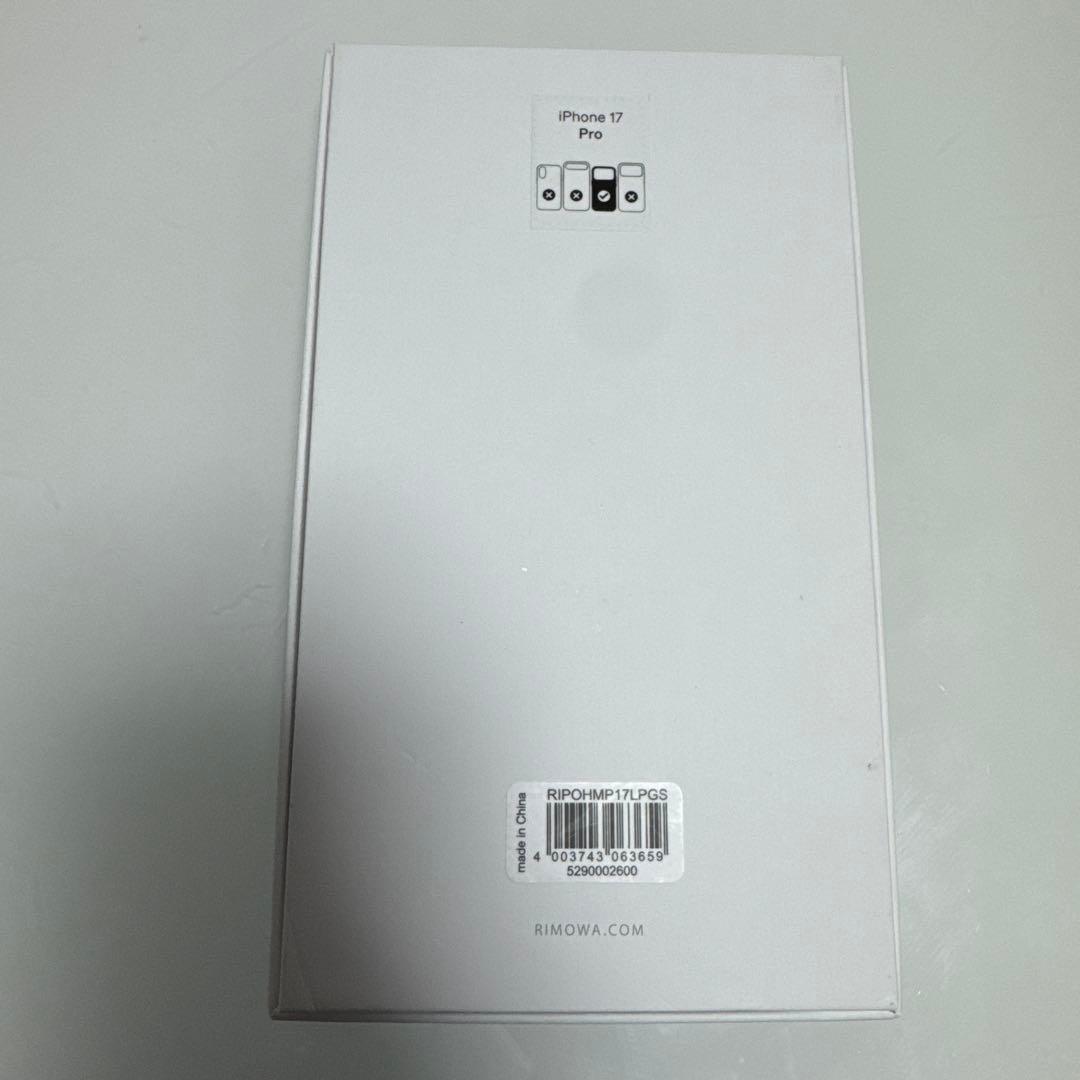 RIMOWA iPhone 17 Pro ケース ブラック