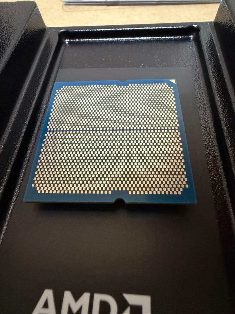 宋*华様 AMD Ryzen 7 9800X3D CPU　美品　オマケ箱
