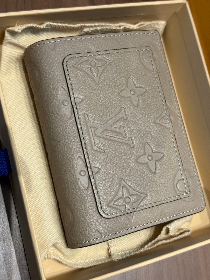 ルイヴィトン 2つ折り財布 ベージュ