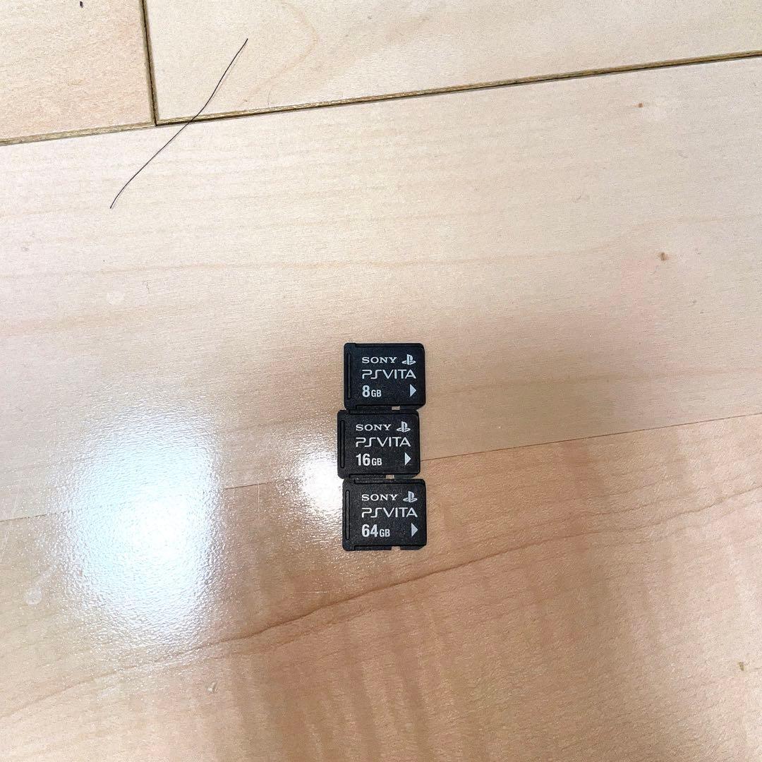 PS Vita本体＋ゲームカセット3個セット