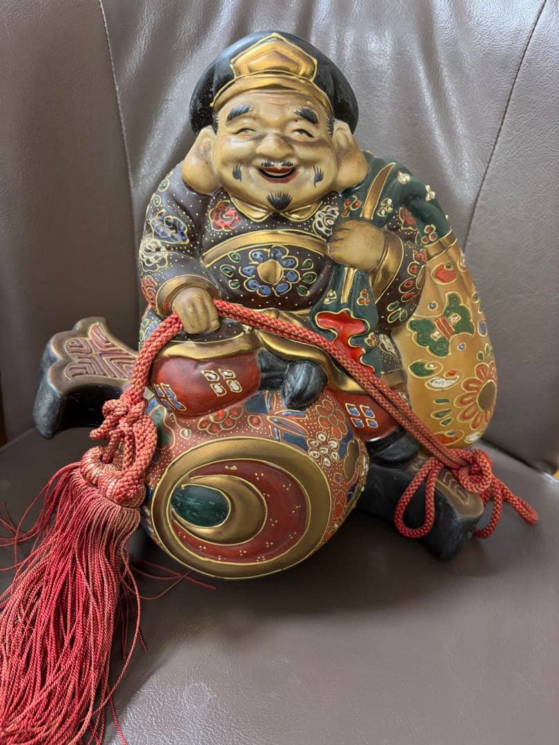九谷焼　八幡窯　須栄義　打ち出の小槌に乗った布袋様　骨董　座布団付き