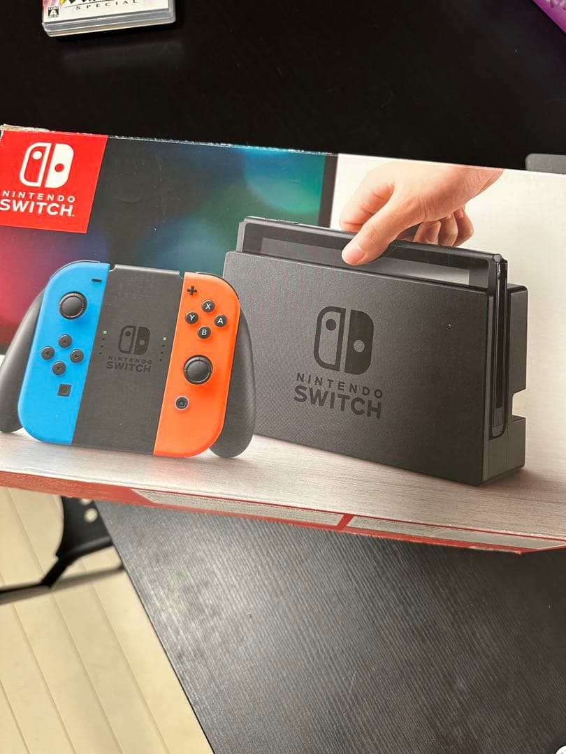 Nintendo Switch 青/赤 Joy-Con 本体、高級プレゼント付き