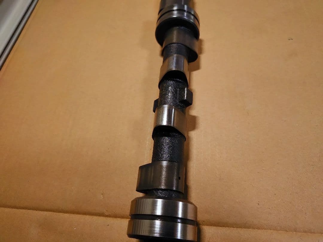 L型イスキーカムシャフト