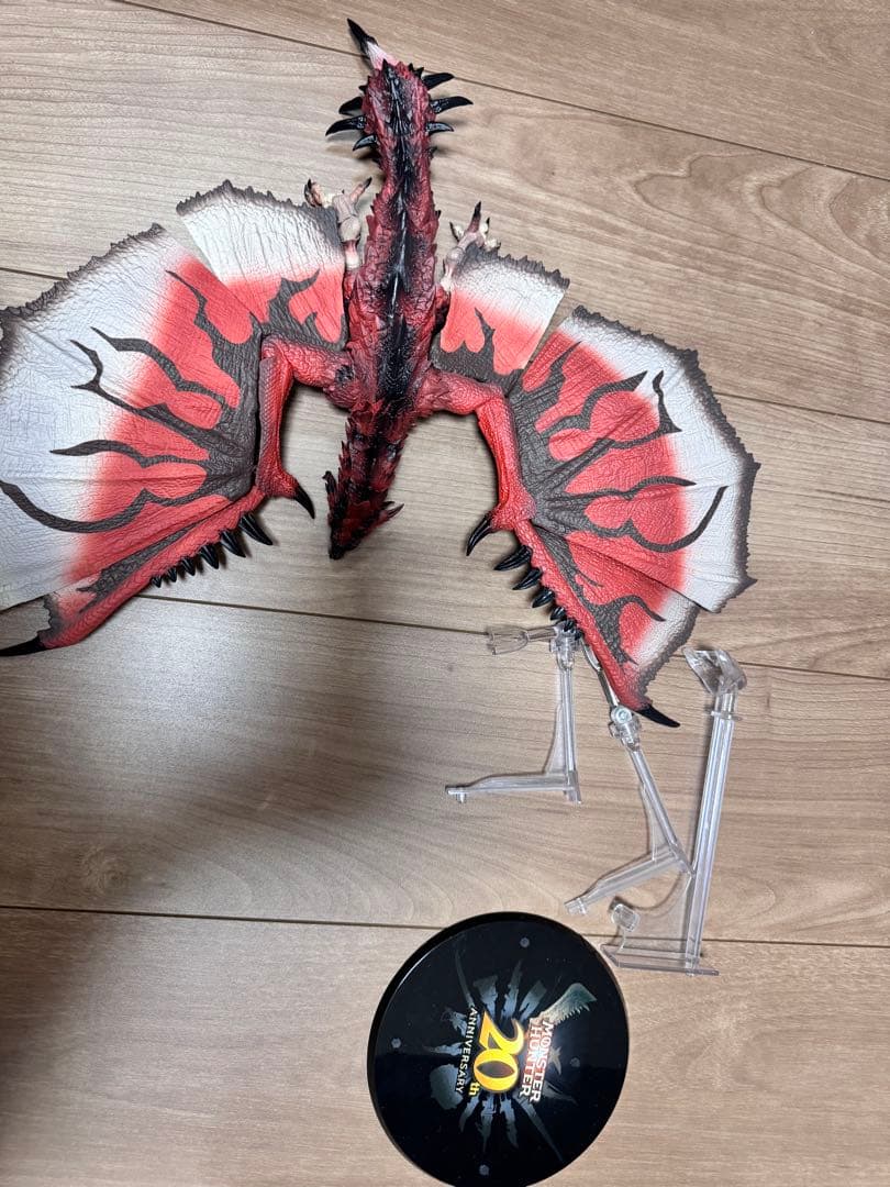 S.H. MonsterArts 20周年記念版　リオレウス