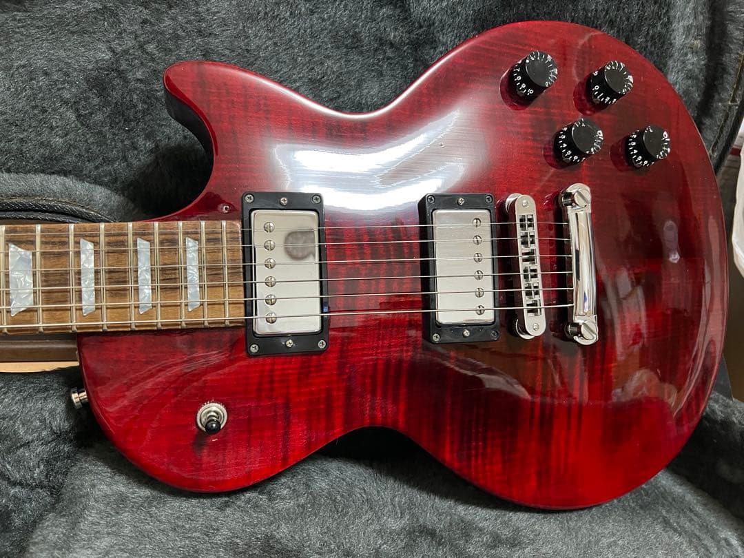 F*h様 Gibson Les Paul studio 03年製 フィギュアドメ