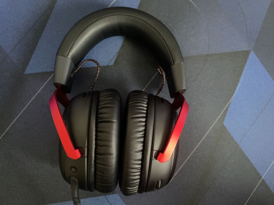 ヘッドホン HyperX Cloud III