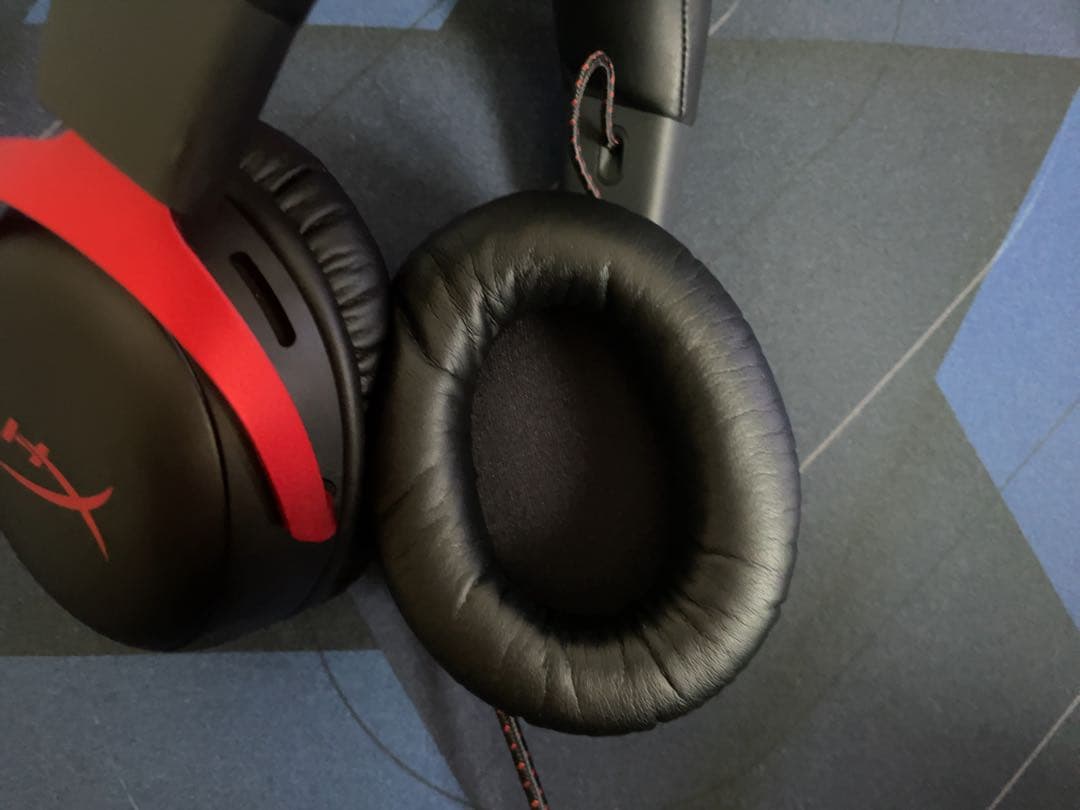 ヘッドホン HyperX Cloud III