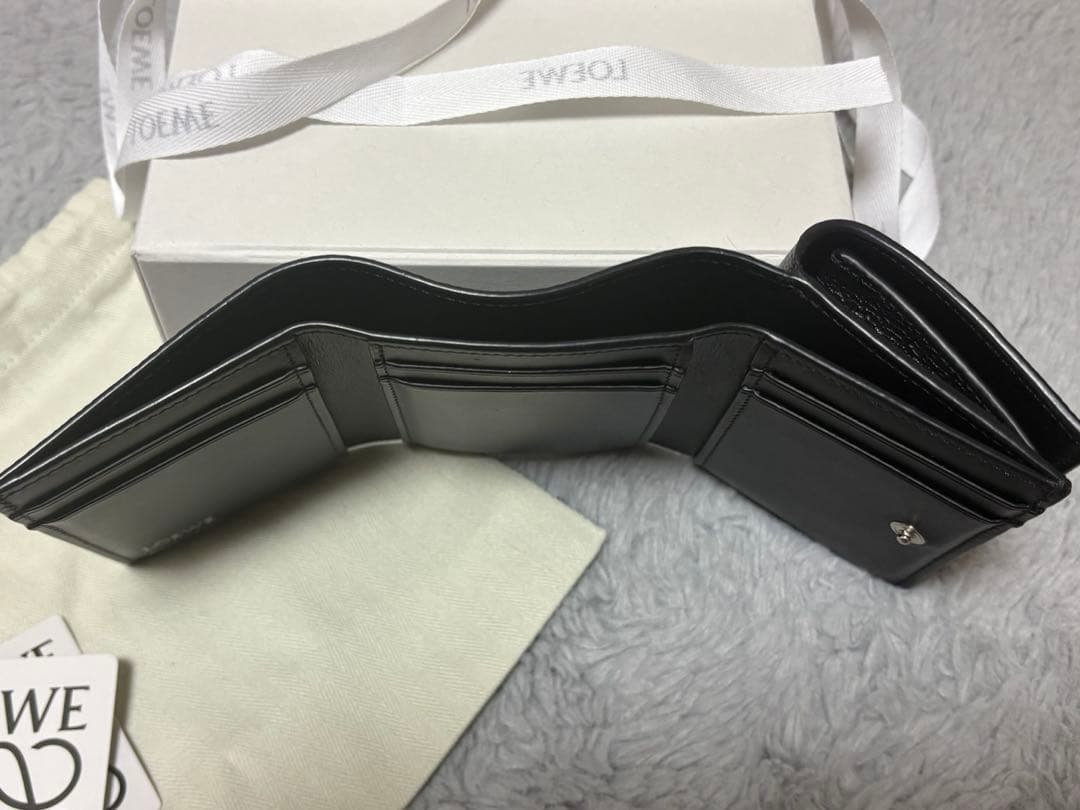 ロエベ　三つ折り財布　箱付き