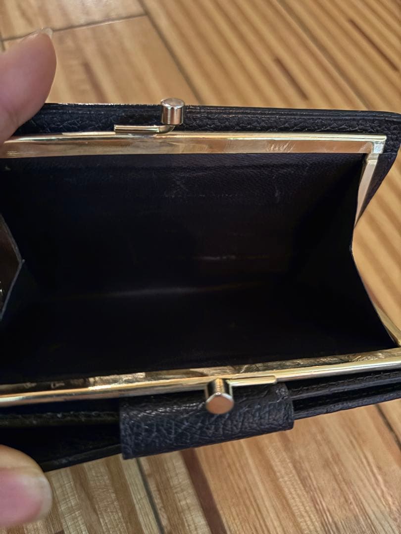 美品　GUCCI GGパターン 二つ折り財布 ブラック