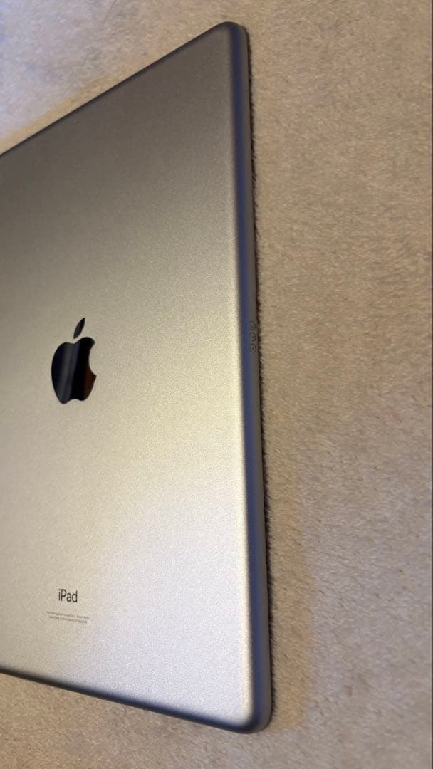 iPad 第9世代 シルバー 64GB WiFiモデル ライトニング付き