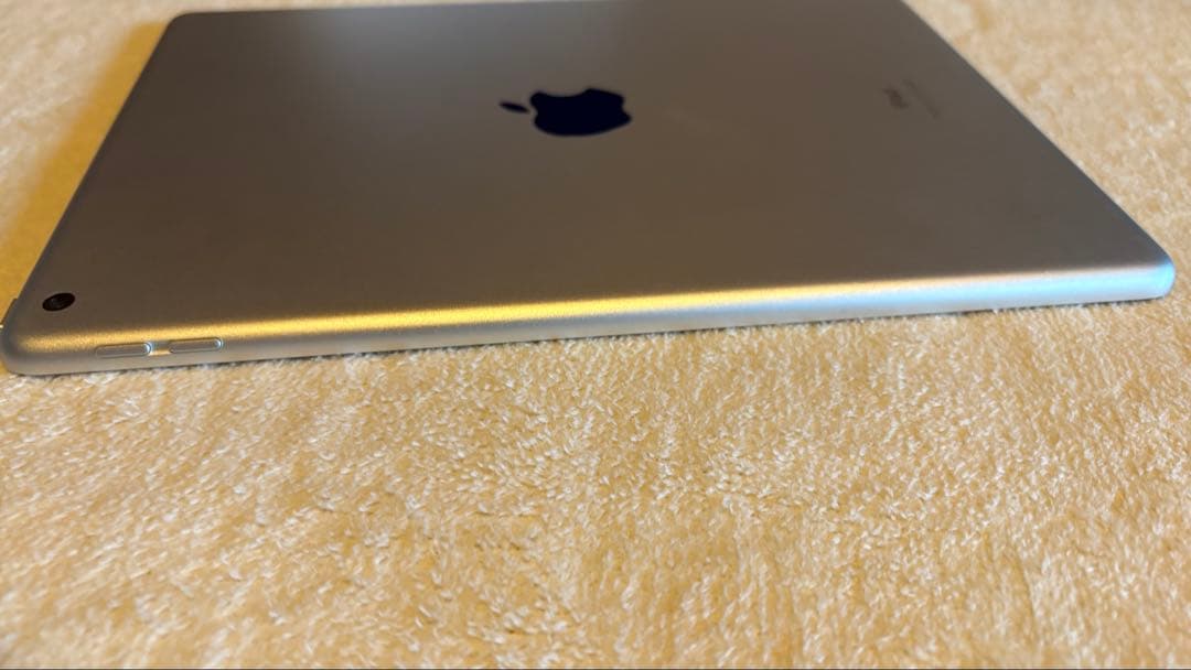 iPad 第9世代 シルバー 64GB WiFiモデル ライトニング付き