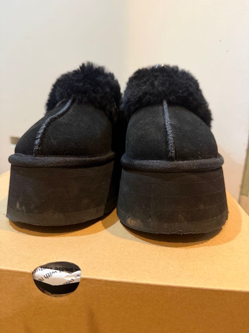 最終値下げ！ UGG ファンケット サンダル BLK 7 (24)