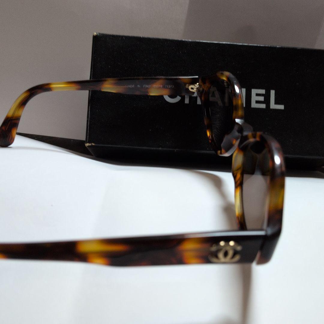CHANEL べっ甲 風サングラス