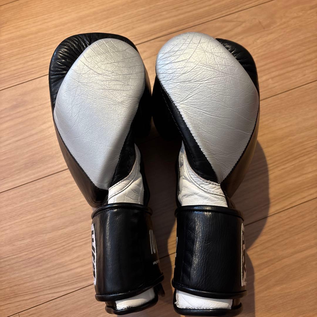 PRIZE RING ボクシンググローブ 10 oz と4.5m新品バンテージ