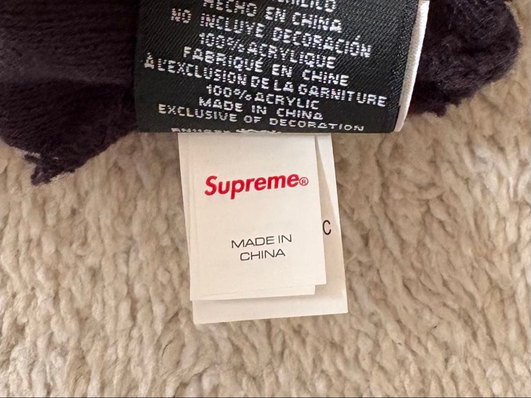 Supremeボックスロゴ× NEWERAビーニー