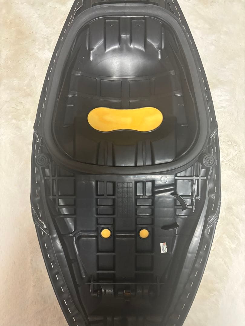 バイク純正シート　トリシティ