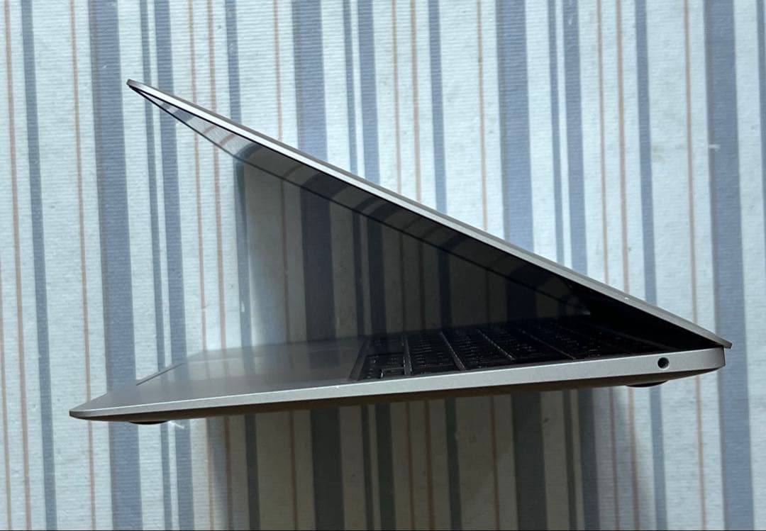 訳品MacBook Air 13インチ M1 8GB/512GB