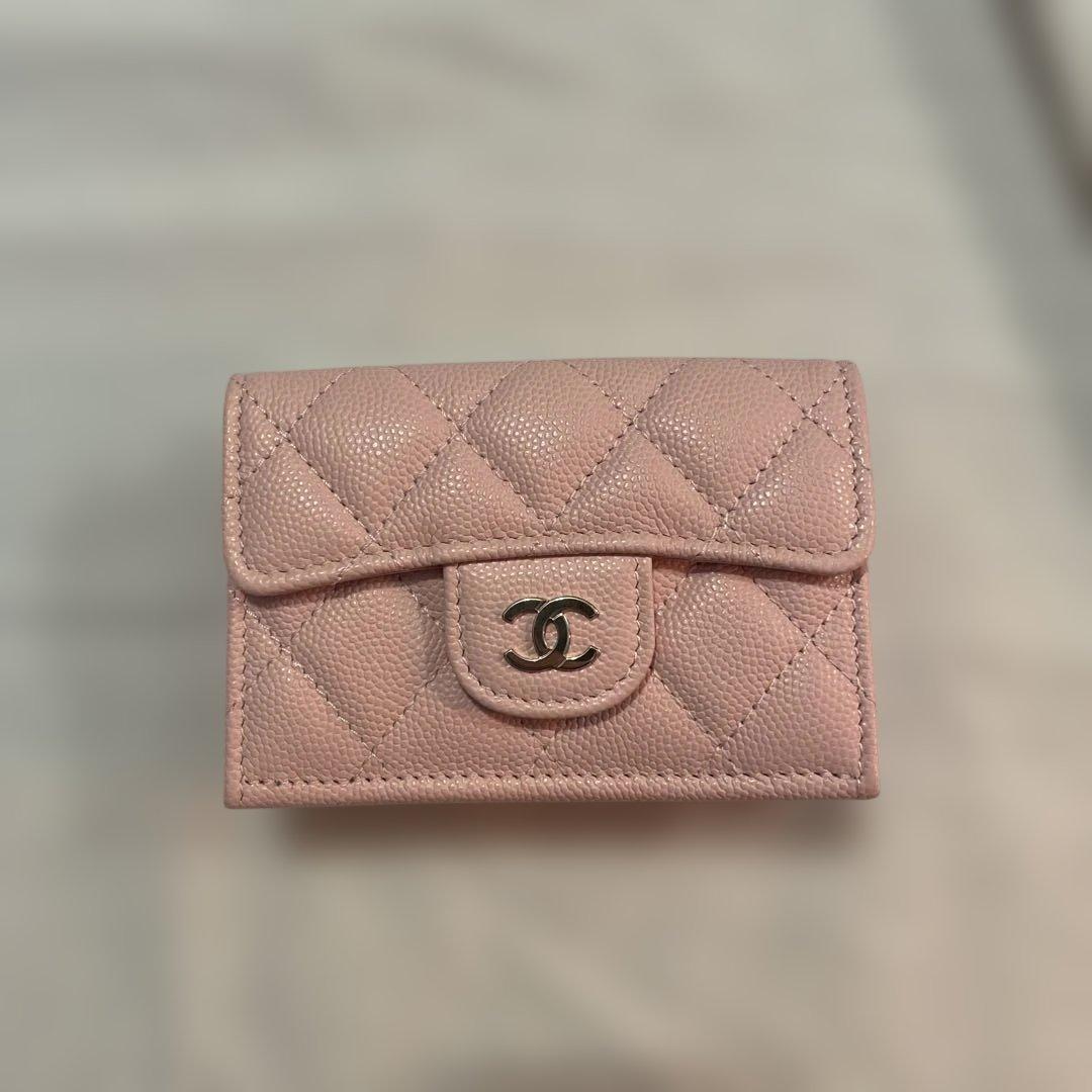 CHANEL ピンクレザー三つ折り財布
