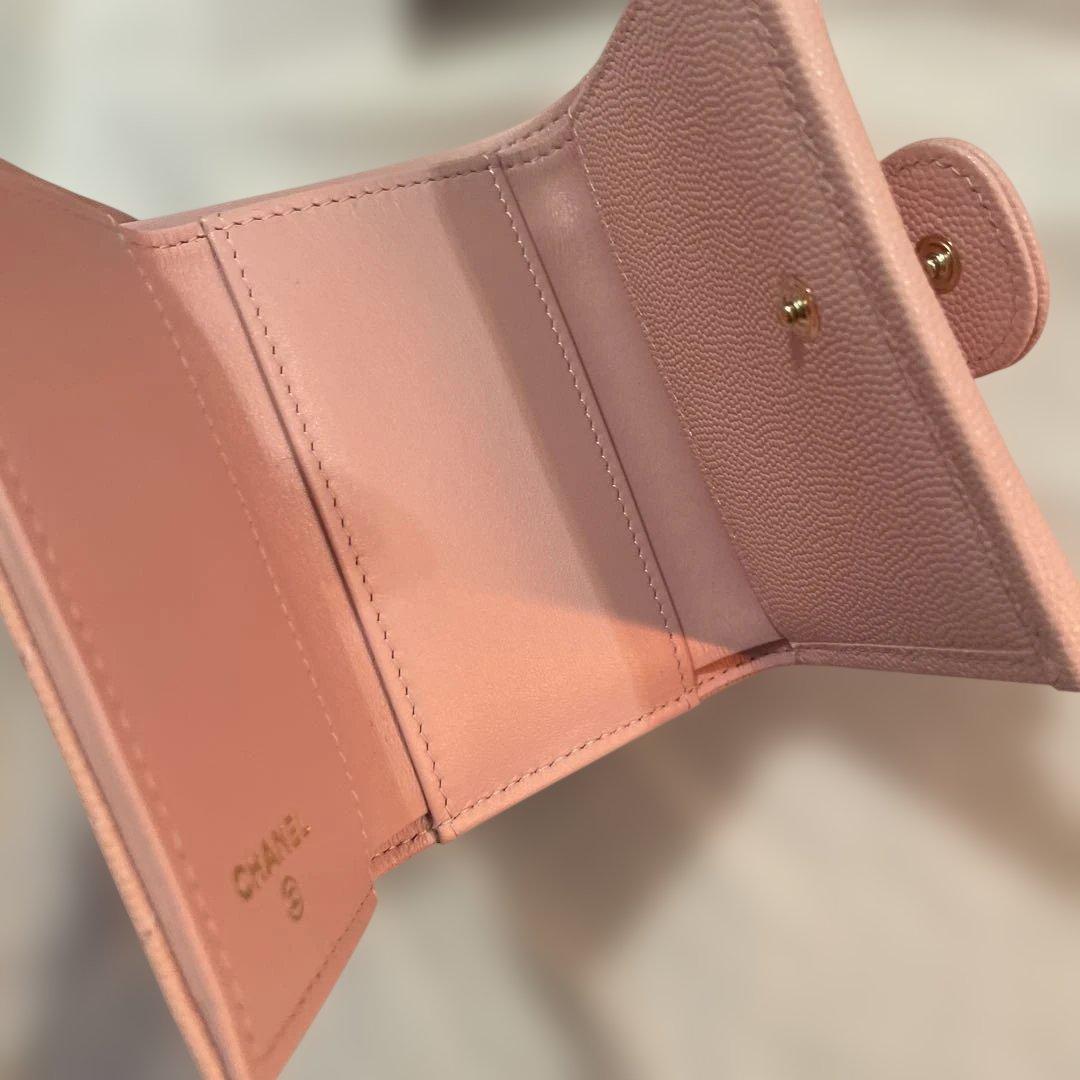 CHANEL ピンクレザー三つ折り財布