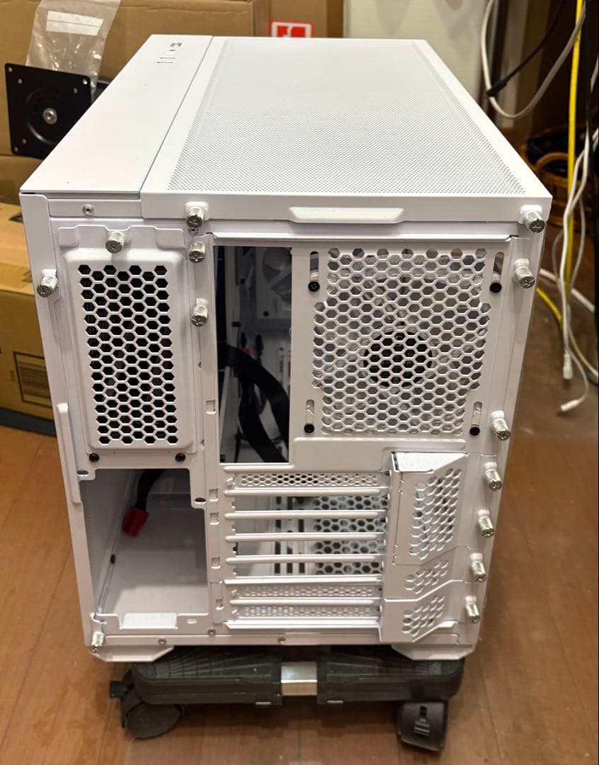 ★土日放出値引き　リアンリ3面メッシュ 011AIR MINI ATX電源搭載可