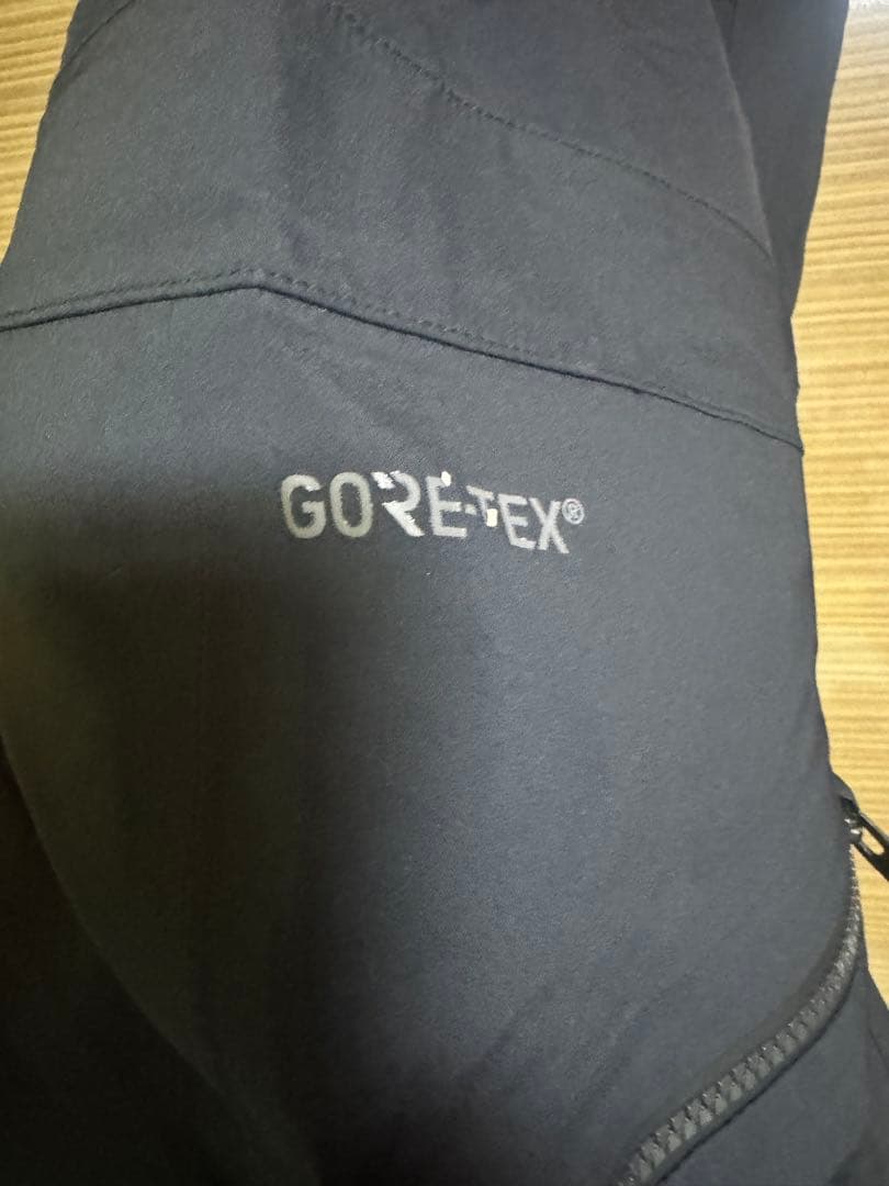【スノボウェア】Burtonak／Mサイズ／ビブパン3レイヤー／GORE-TEX