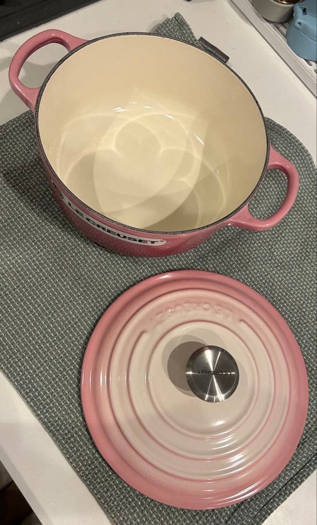 ル・クルーゼ　20cm ブーケピンク ココットロンドシグニチャー