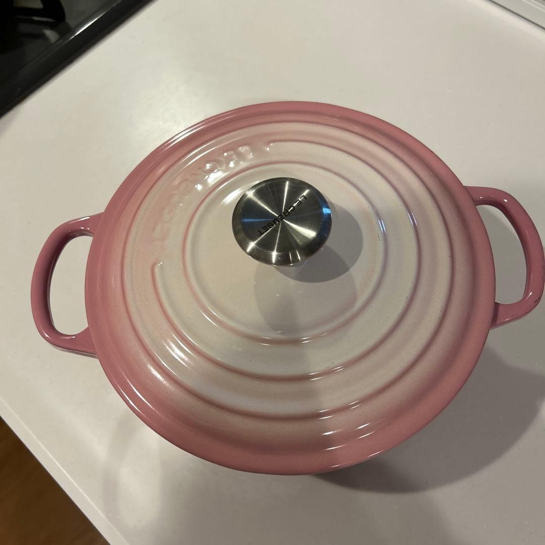 ル・クルーゼ　20cm ブーケピンク ココットロンドシグニチャー