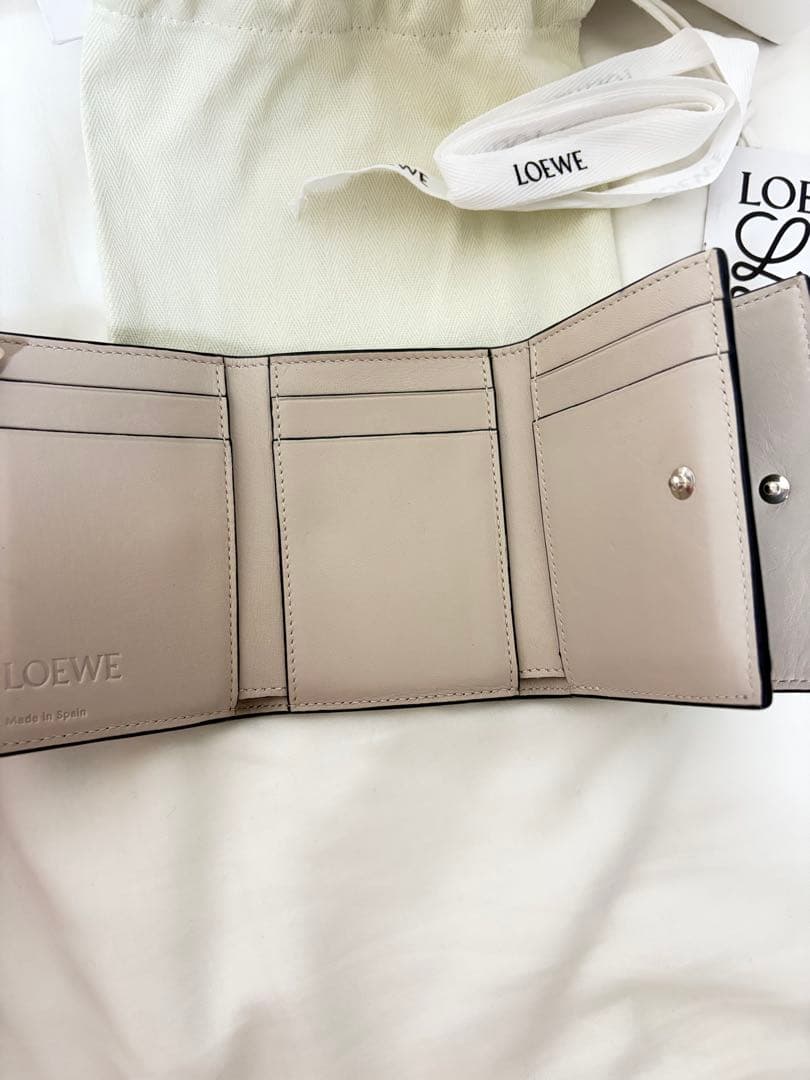 ロエベ　二つ折り財布
