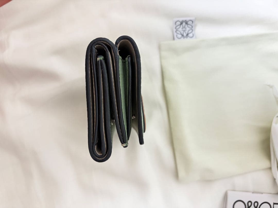 ロエベ　二つ折り財布
