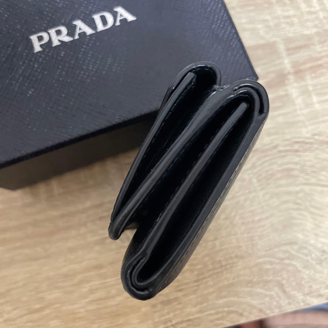 PRADA コンパクト財布