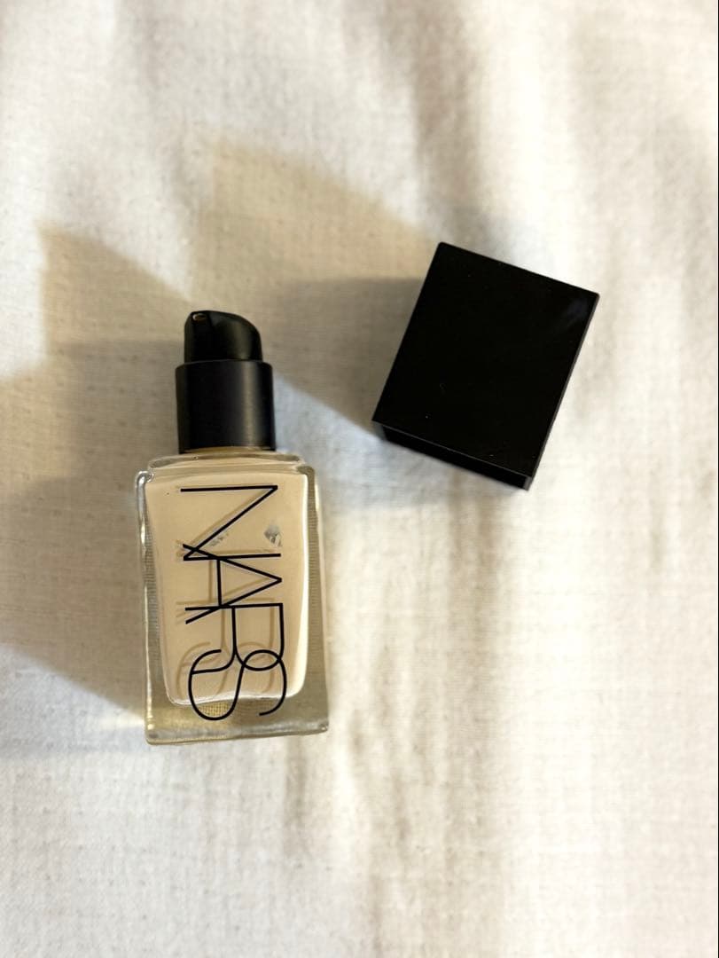 【ほぼ未使用】nars ライトリフレクティングファンデーション　02170