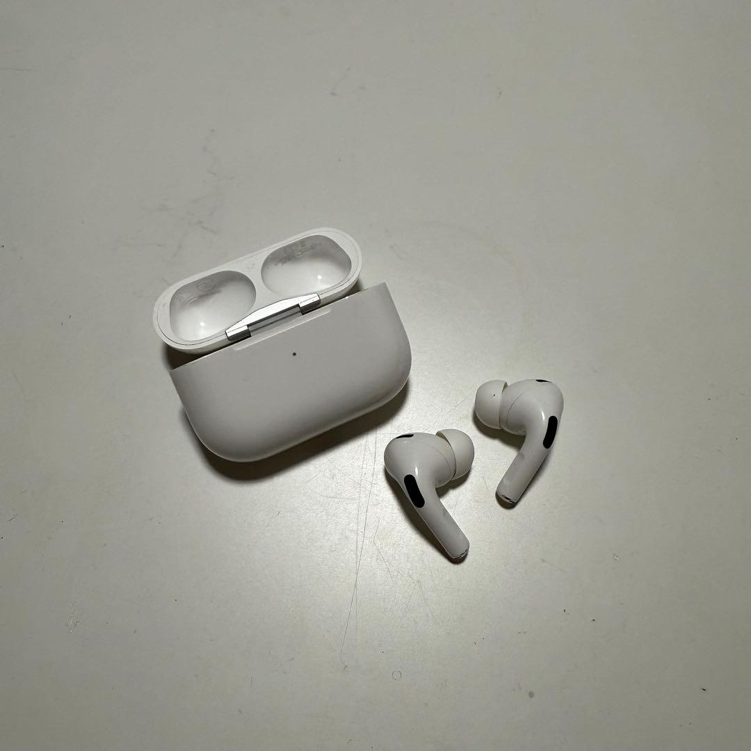 Apple純正 AirPods Pro - FindMy（充電コード付き）