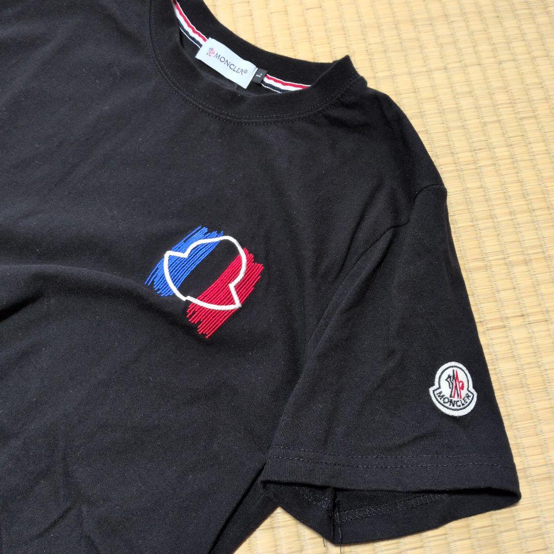 MONCLER 黒 Tシャツ カラフルロゴ