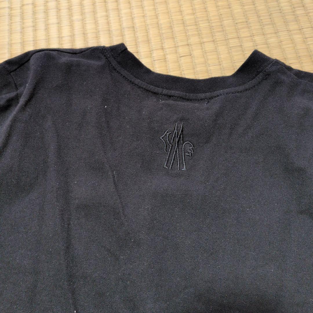 MONCLER 黒 Tシャツ カラフルロゴ