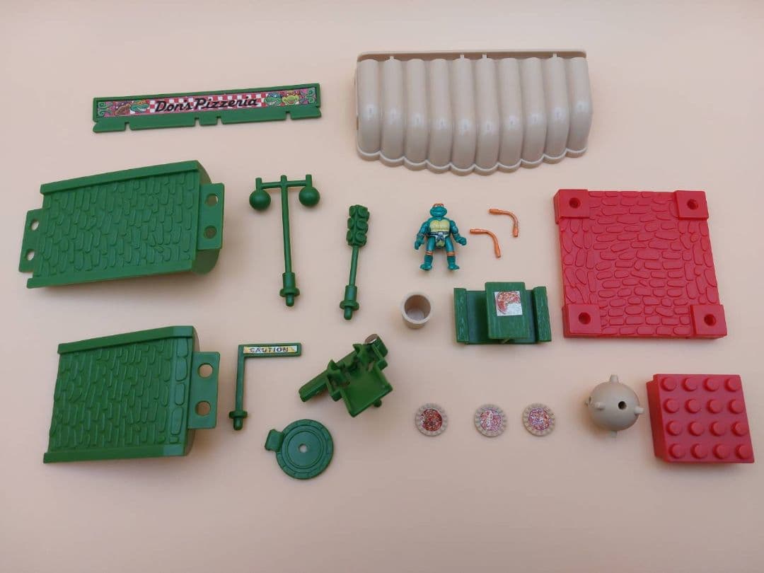 ミュータントタートルズ ピザハウス バトルセット ミニタートルズ フィギュア