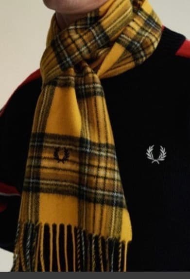 ★新品未使用　タグ付き★FRED PERRY フレッドペリー　マフラー　イエロー
