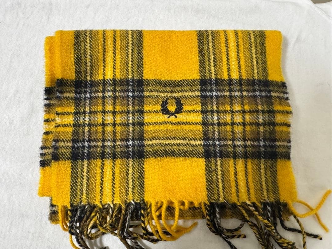 ★新品未使用　タグ付き★FRED PERRY フレッドペリー　マフラー　イエロー