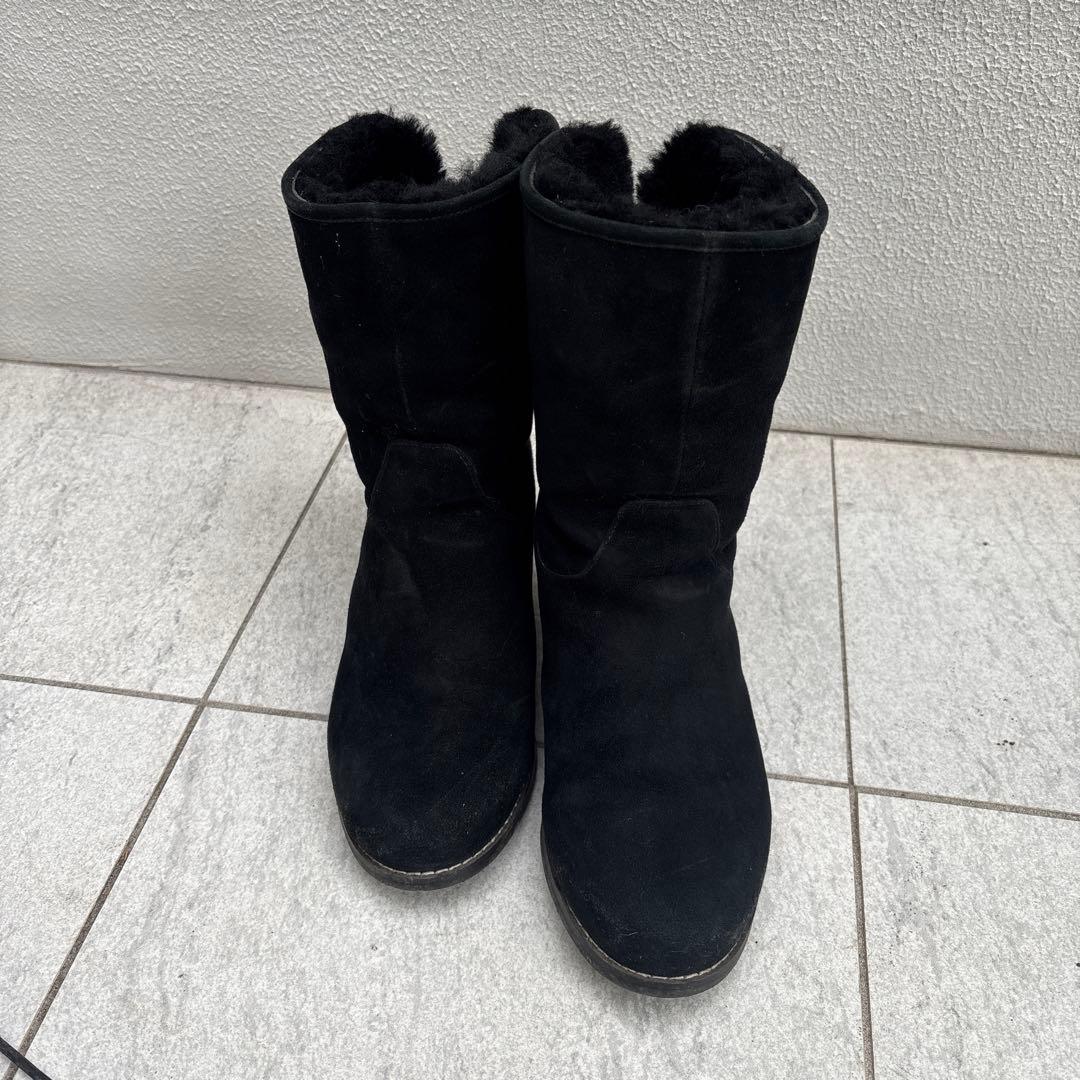 UGGスウェード調ヒールブーツ