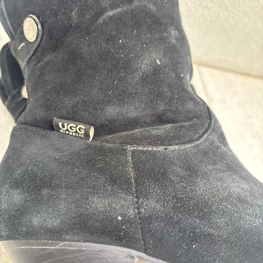UGGスウェード調ヒールブーツ