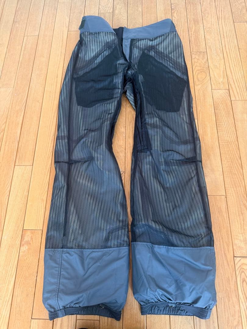 patagonia ブラック スノーパンツ