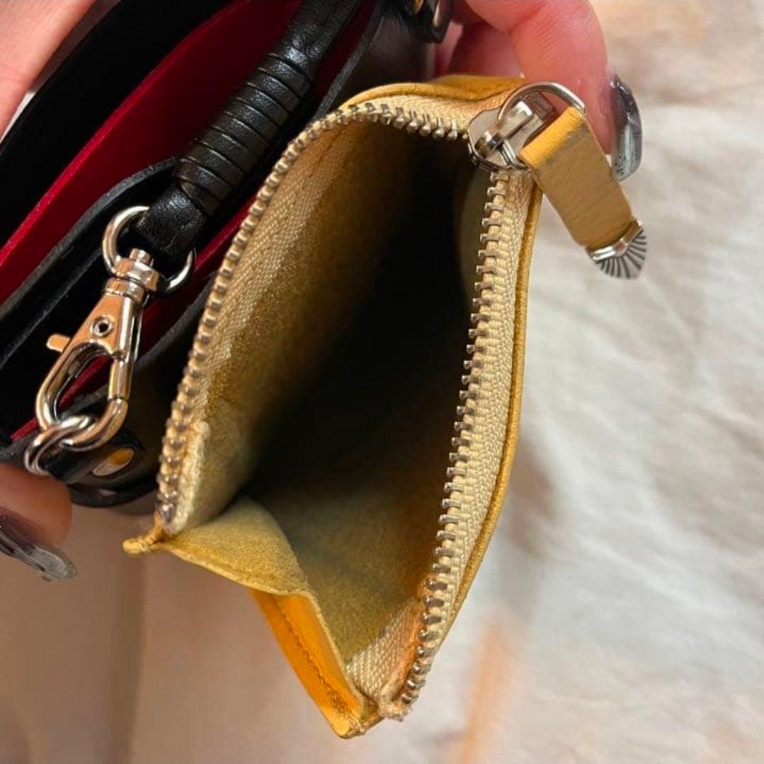 TOGA PULLA 財布 レザーショルダーウォレット　二つ折り財布