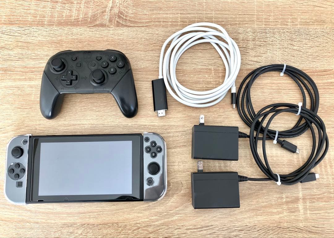 さ*た様 Switch 本体 +プロコントローラー +充電ケーブル